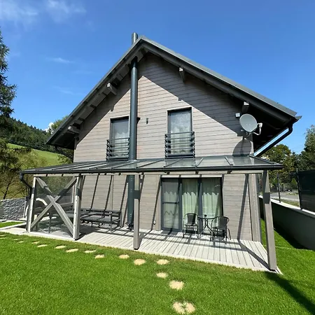 Vila Zástavnica - *